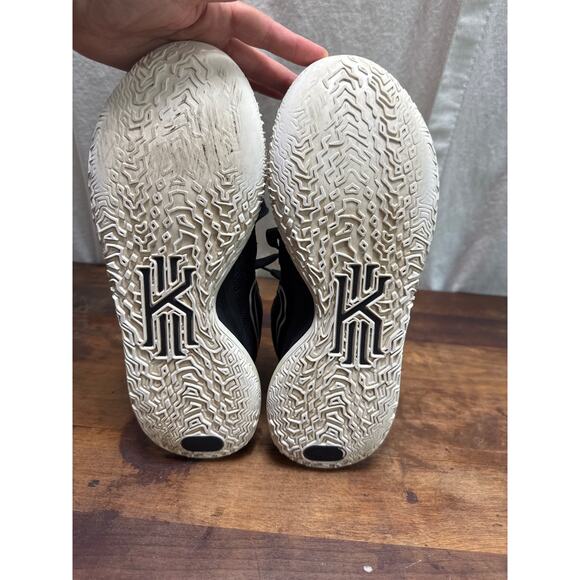 Nike Kyrie 7 TB Black & White Men's Size 8 Basketball Athletic Sneakers Shoes - Picture 6 of 14